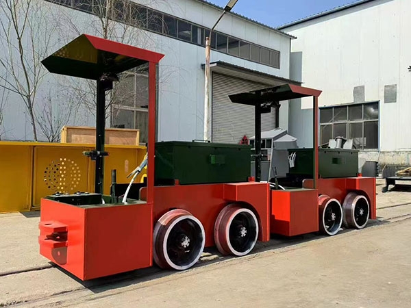 矿用电机车