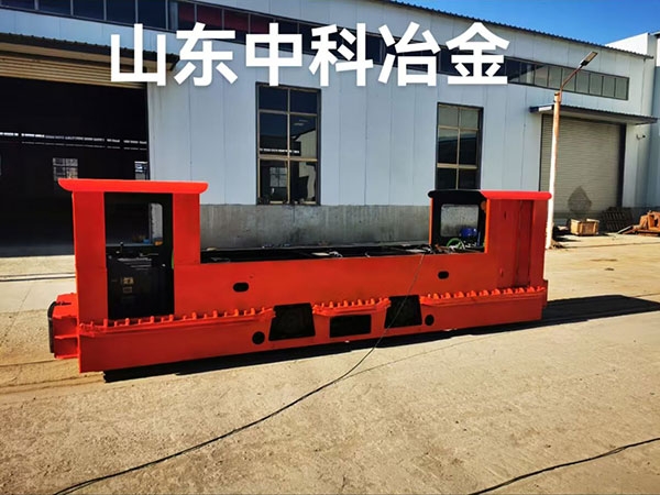 矿用电机车