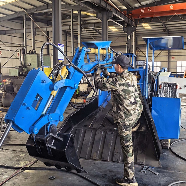 60轮式皮带滑移四驱扒渣机